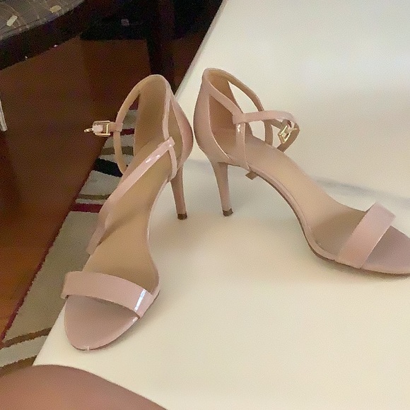 Patent leather gently worn , 3”heel true color is light blush - Picture 2 of 5